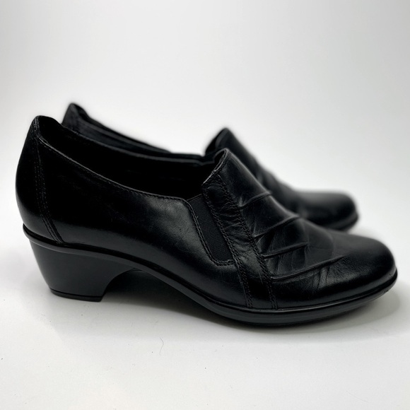 Clark’s Women’s Black Leather Booties - Picture 1 of 8